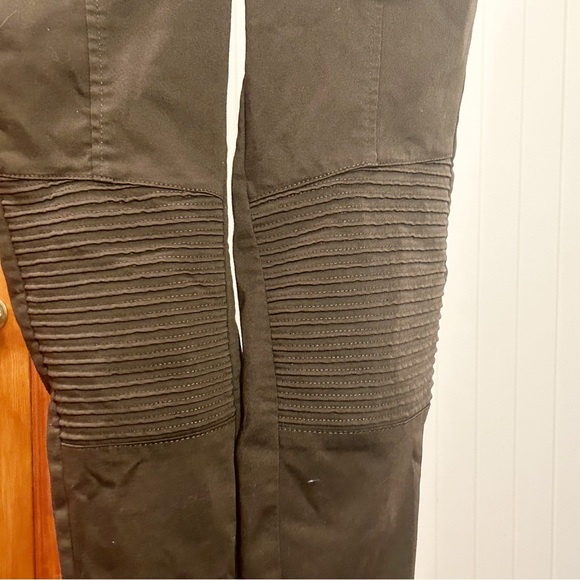 ZARA- stretchy kaki pants size 34 (USA 2) - Picture 3 of 4